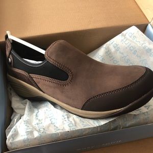 Easy Spirit-Brand spanking new